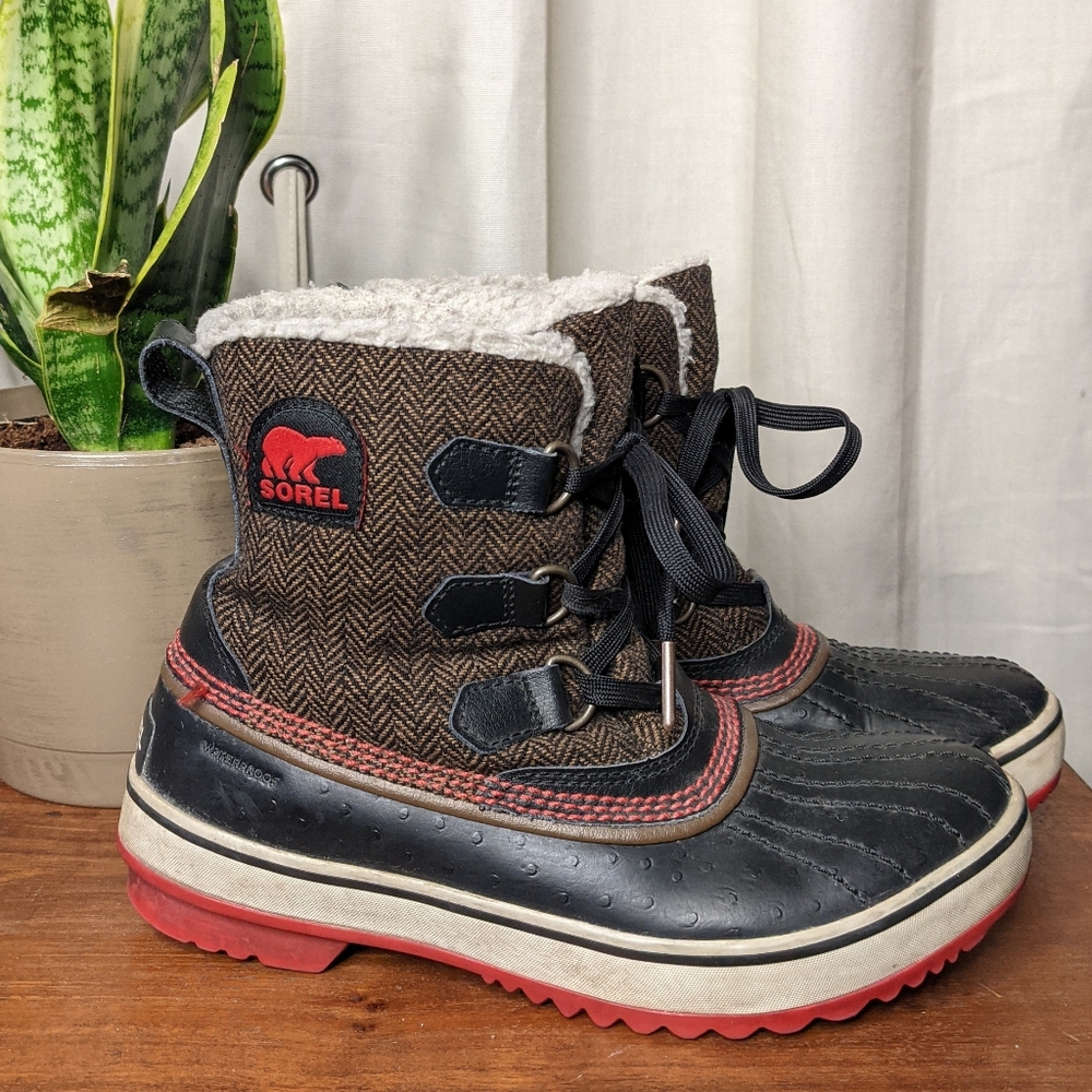 Sorel Tivoli brown black waterproof winter boots Size 6.5